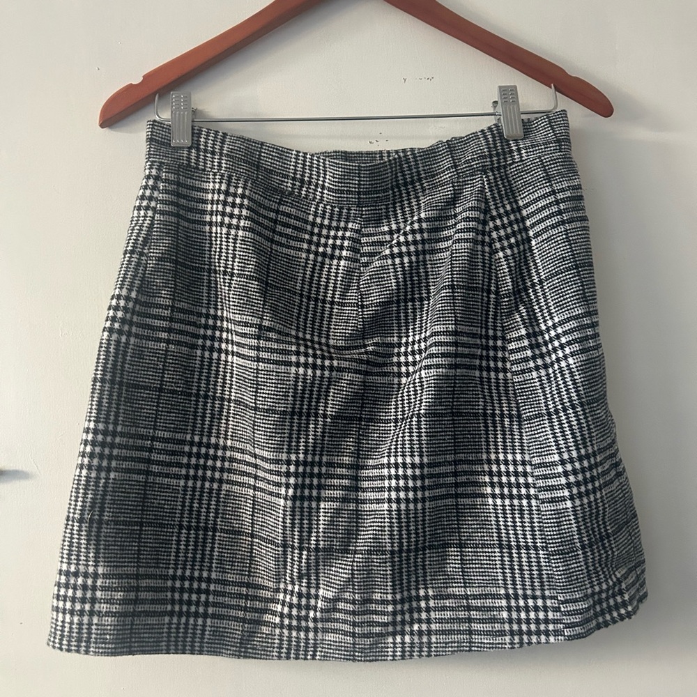 Classic Black and White Plaid Skirt